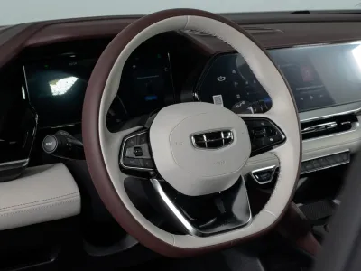 Автомобиль Geely Monjaro, 2 л, полный привод, АКПП, бензин в наличии в Новосибирск