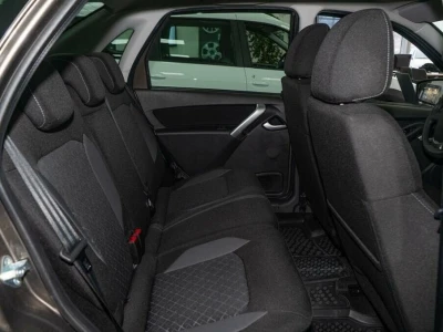 Автомобиль LADA Granta Cross, 1.6 л, передний привод, МКПП, бензин в наличии в Екатеринбургe