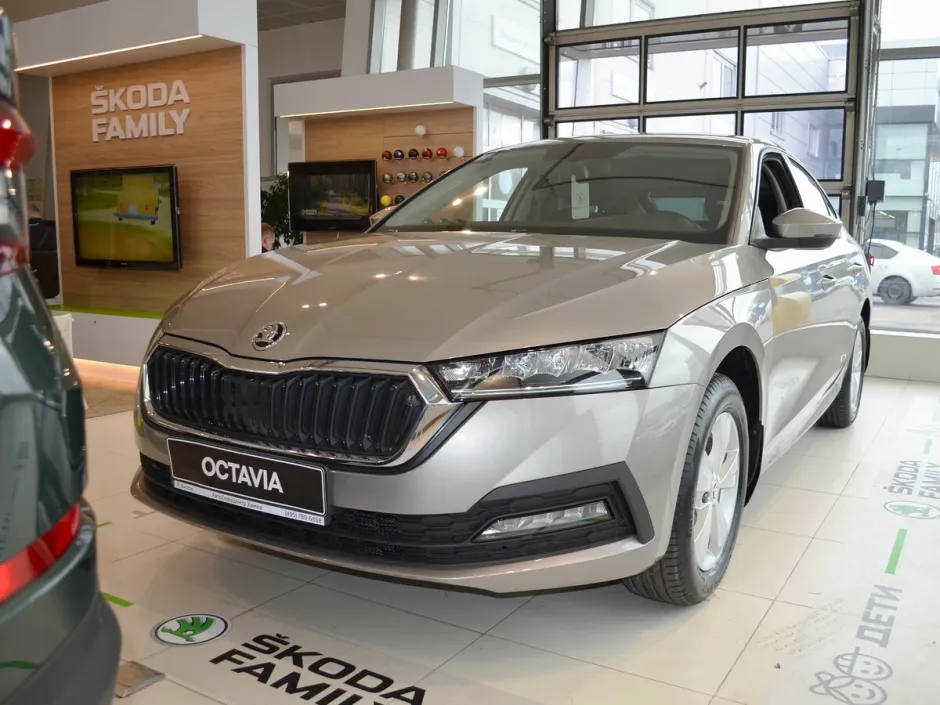 Автомобиль Skoda Octavia, 1.4 л, передний привод, АКПП, бензин в наличии в Санкт-Петербург