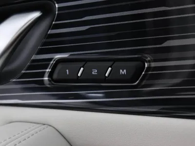 Автомобиль Geely Monjaro, 2 л, полный привод, АКПП, бензин в наличии в Новосибирск