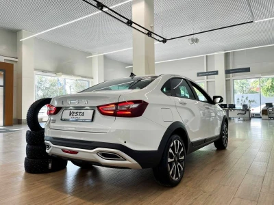 Автомобиль LADA Vesta Cross, 1.6 л, передний привод, МКПП, бензин в наличии в Новосибирске