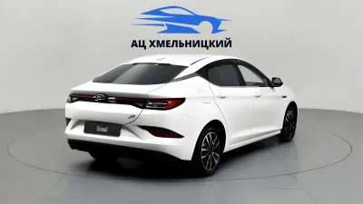 Автомобиль JAC J7, 1.5 л, передний привод, Вариатор, бензин в наличии в Новосибирск
