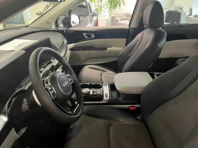 Автомобиль Kia Carnival, 2.2 л, передний привод, АКПП, дизель в наличии в Краснодаре