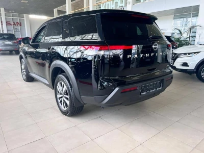 Автомобиль Nissan Pathfinder, 3.5 л, полный привод, АКПП, бензин в наличии в Тюмени