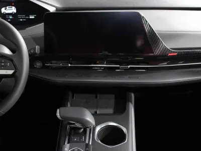 Автомобиль Changan UNI-S, 1.5 л, передний привод, Робот, бензин в наличии в Новосибирск