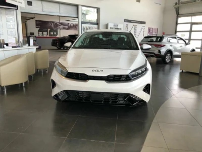 Автомобиль Kia Cerato, 2 л, передний привод, АКПП, бензин в наличии в Краснодаре