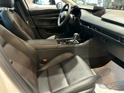 Автомобиль Mazda 3, 2 л, передний привод, АКПП, бензин в наличии в Краснодаре