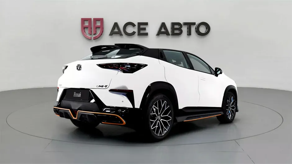 Автомобиль Changan UNI-T, 1.5 л, передний привод, Робот, бензин в наличии в Самаре
