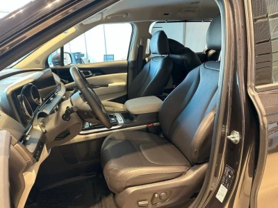 Автомобиль Kia Carnival, 2.2 л, передний привод, АКПП, дизель в наличии в Краснодаре