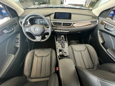 Автомобиль DongFeng 580, 1.5 л, передний привод, Вариатор, бензин в наличии в Краснодаре