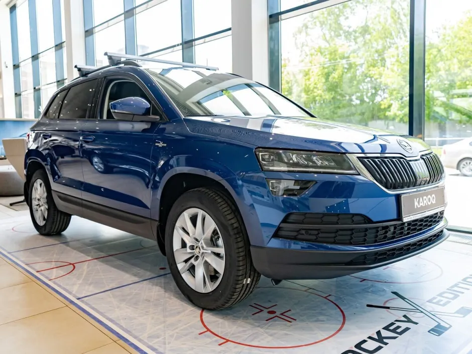 Автомобиль Skoda Karoq, 1.6 л, передний привод, МКПП, бензин в наличии в Санкт-Петербург