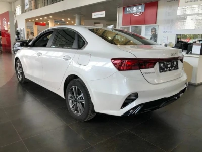 Автомобиль Kia Cerato, 2 л, передний привод, АКПП, бензин в наличии в Краснодаре