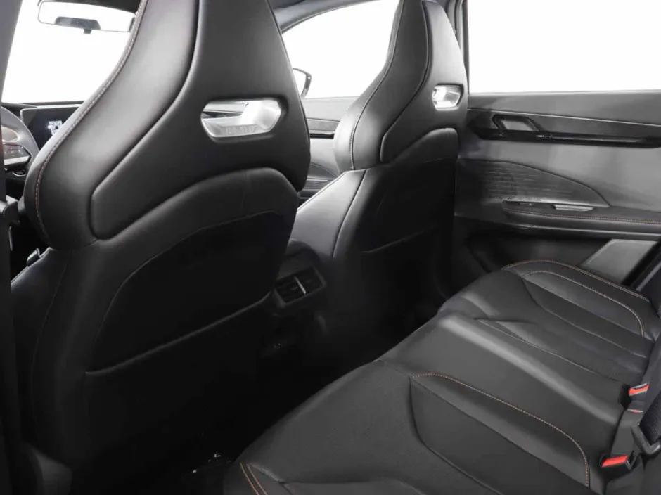 Автомобиль Changan UNI-V, 1.5 л, передний привод, Робот, бензин в наличии в Самаре