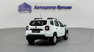 Автомобиль Renault Duster, 1.6 л, полный привод, МКПП, бензин в наличии в Омске