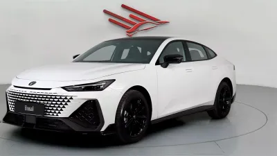 Автомобиль Changan UNI-V, 1.5 л, передний привод, Робот, бензин в наличии в Нижнем Новгороде
