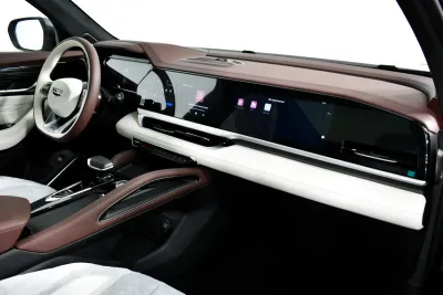 Автомобиль Geely Monjaro, 2 л, полный привод, АКПП, бензин в наличии в Новосибирск