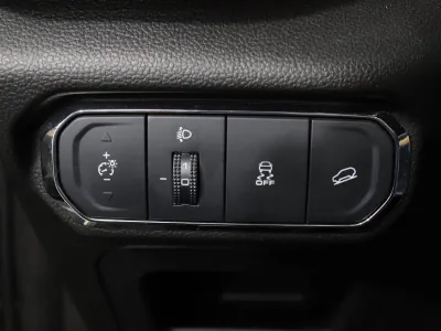 Автомобиль Haval Jolion, 1.5 л, передний привод, Робот, бензин в наличии в Омске