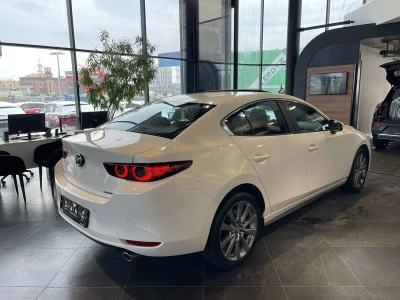 Автомобиль Mazda 3, 2 л, передний привод, АКПП, бензин в наличии в Екатеринбург