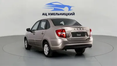 Автомобиль LADA Granta Седан, 1.6 л, передний привод, МКПП, бензин в наличии в Новосибирск