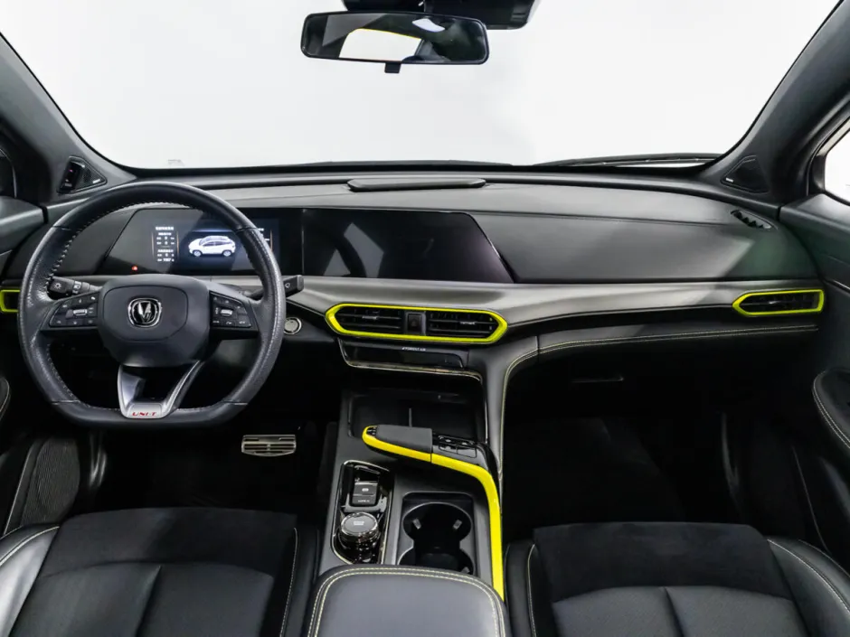 Автомобиль Changan UNI-T, 1.5 л, передний привод, Робот, бензин в наличии в Самаре