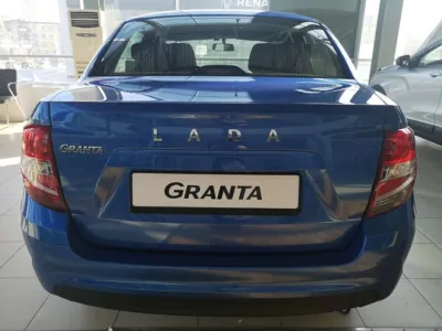 Автомобиль LADA Granta Cross, 1.6 л, передний привод, МКПП, бензин в наличии в Новосибирске