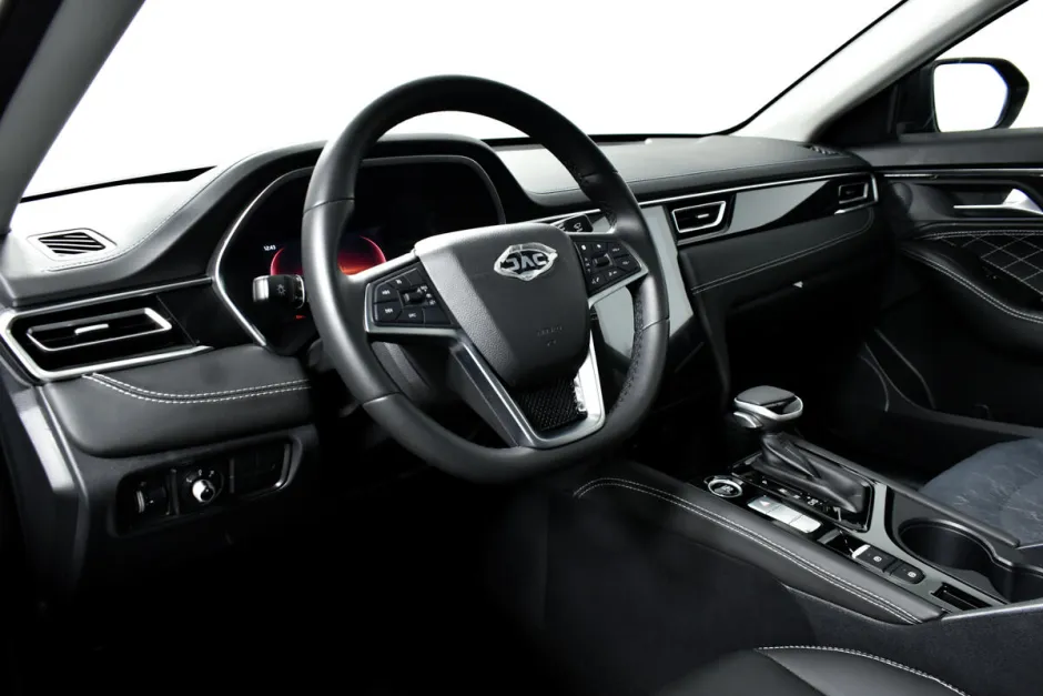 Автомобиль JAC J7, 1.5 л, передний привод, Вариатор, бензин в наличии в Самаре