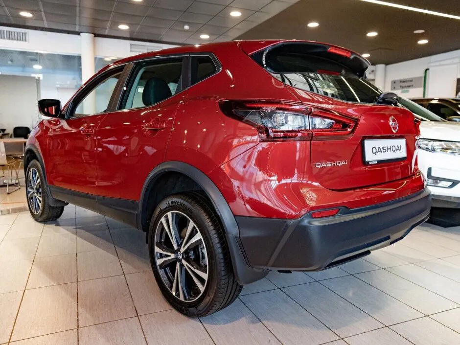 Автомобиль Nissan Qashqai, 1.2 л, передний привод, Вариатор, бензин в наличии в Санкт-Петербург