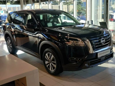 Автомобиль Nissan Pathfinder, 3.5 л, полный привод, АКПП, бензин в наличии в Тюмени