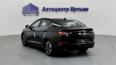 Автомобиль JAC J7, 1.5 л, передний привод, Вариатор, бензин в наличии в Омске