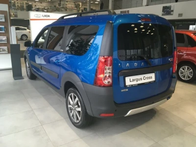 Автомобиль LADA Largus Cross 5 мест, 1.6 л, передний привод, МКПП, бензин в наличии в Краснодаре