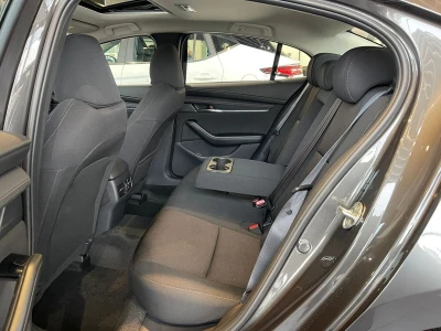 Автомобиль Mazda 3, 2 л, передний привод, АКПП, бензин в наличии в Екатеринбург