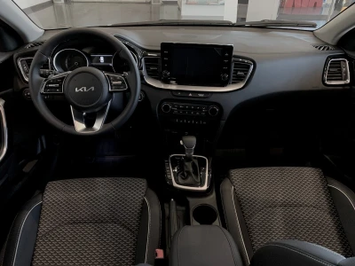 Автомобиль Kia Ceed SW, 1.6 л, передний привод, АКПП, бензин в наличии в Краснодаре