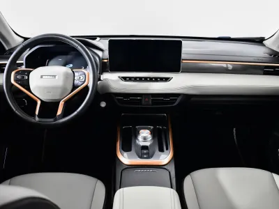 Автомобиль Haval Jolion, 1.5 л, передний привод, Робот, бензин в наличии в Омске