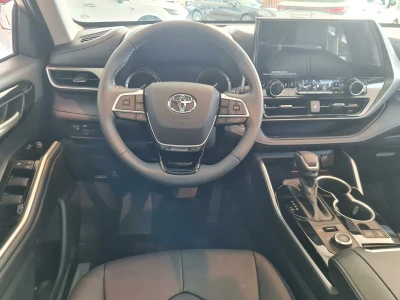 Автомобиль Toyota Highlander, 3.5 л, полный привод, АКПП, бензин в наличии в Краснодаре