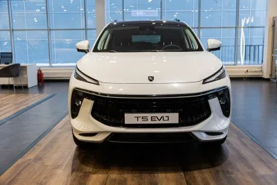 Автомобиль Forthing T5 EVO, 1.5 л, передний привод, Робот, бензин в наличии в Краснодаре