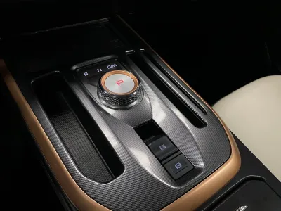 Автомобиль Haval Jolion, 1.5 л, полный привод, Робот, бензин в наличии в Новосибирск