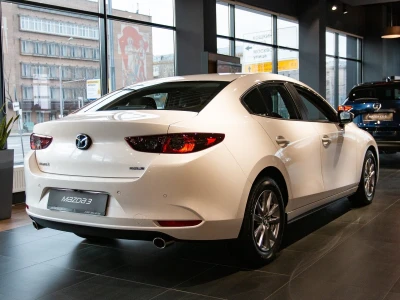Автомобиль Mazda 3, 1.5 л, передний привод, АКПП, бензин в наличии в Екатеринбург