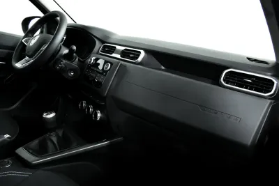 Автомобиль Renault Duster, 1.6 л, полный привод, МКПП, бензин в наличии в Новосибирск