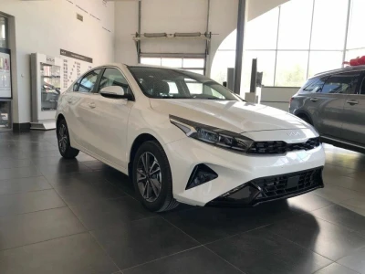 Автомобиль Kia Cerato, 2 л, передний привод, АКПП, бензин в наличии в Краснодаре