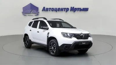 Автомобиль Renault Duster, 1.6 л, передний привод, МКПП, бензин в наличии в Омске