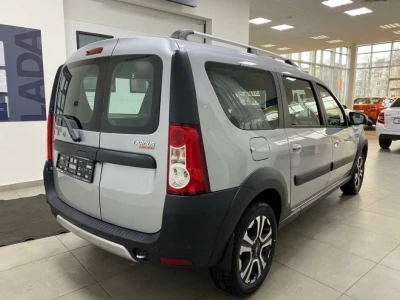 Автомобиль LADA Largus Cross 5 мест, 1.6 л, передний привод, МКПП, бензин в наличии в Новосибирске