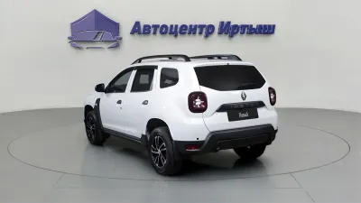 Автомобиль Renault Duster, 1.6 л, передний привод, МКПП, бензин в наличии в Омске