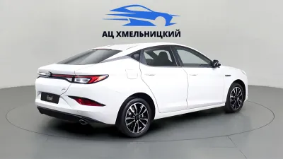 Автомобиль JAC J7, 1.5 л, передний привод, Вариатор, бензин в наличии в Новосибирск