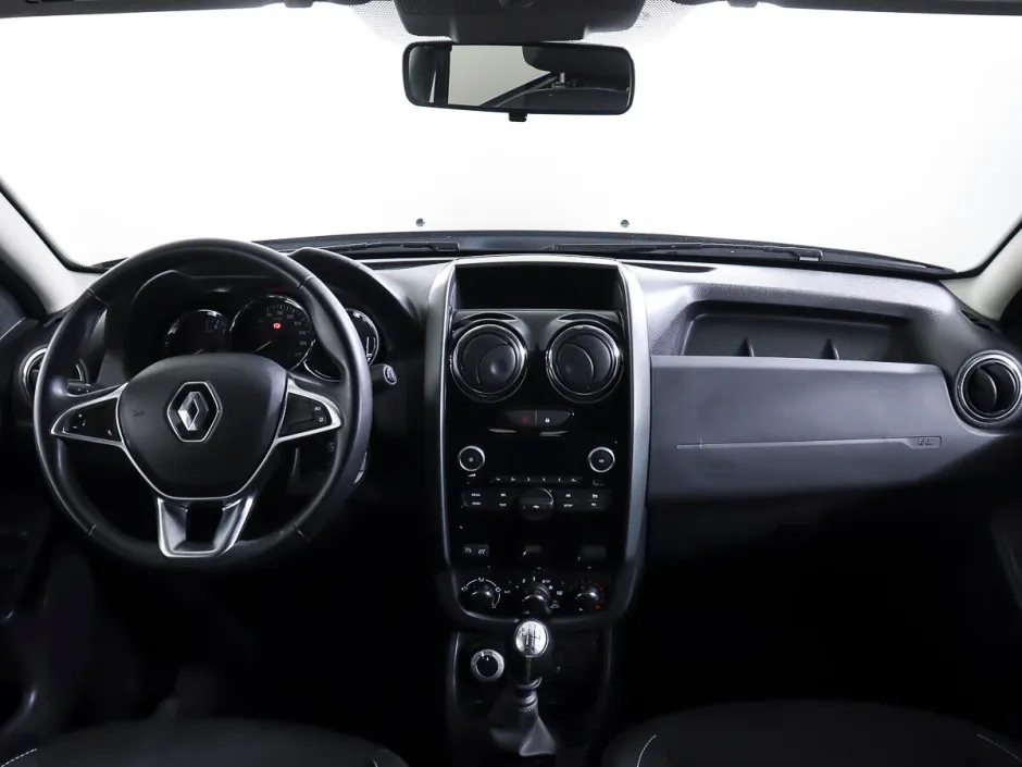 Автомобиль Renault Duster, 1.6 л, передний привод, МКПП, бензин в наличии в Самаре