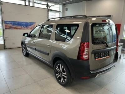 Автомобиль LADA Largus Cross 5 мест, 1.6 л, передний привод, МКПП, бензин в наличии в Новосибирске