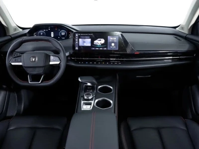 Автомобиль Changan UNI-S, 1.5 л, передний привод, Робот, бензин в наличии в Краснодаре