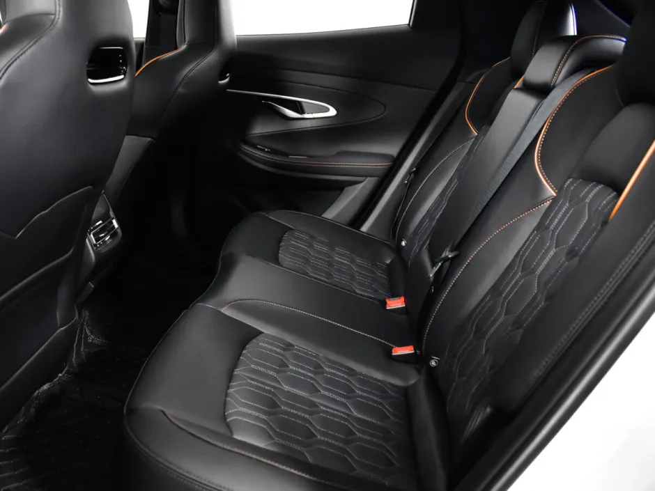 Автомобиль Changan UNI-T, 1.5 л, передний привод, Робот, бензин в наличии в Самаре