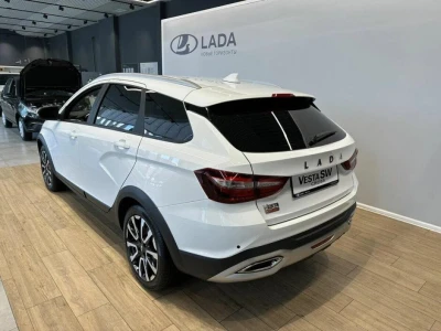 Автомобиль LADA Vesta SW Cross, 1.6 л, передний привод, МКПП, бензин в наличии в Новосибирске