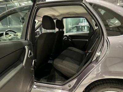 Автомобиль LADA Granta Седан, 1.6 л, передний привод, МКПП, бензин в наличии в Екатеринбургe