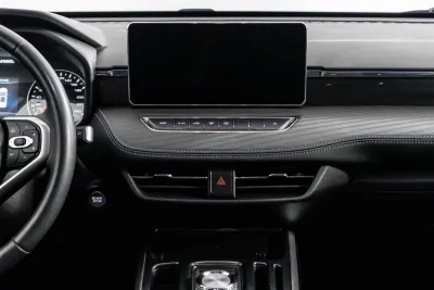 Автомобиль Haval Jolion, 1.5 л, передний привод, Робот, бензин в наличии в Новосибирск